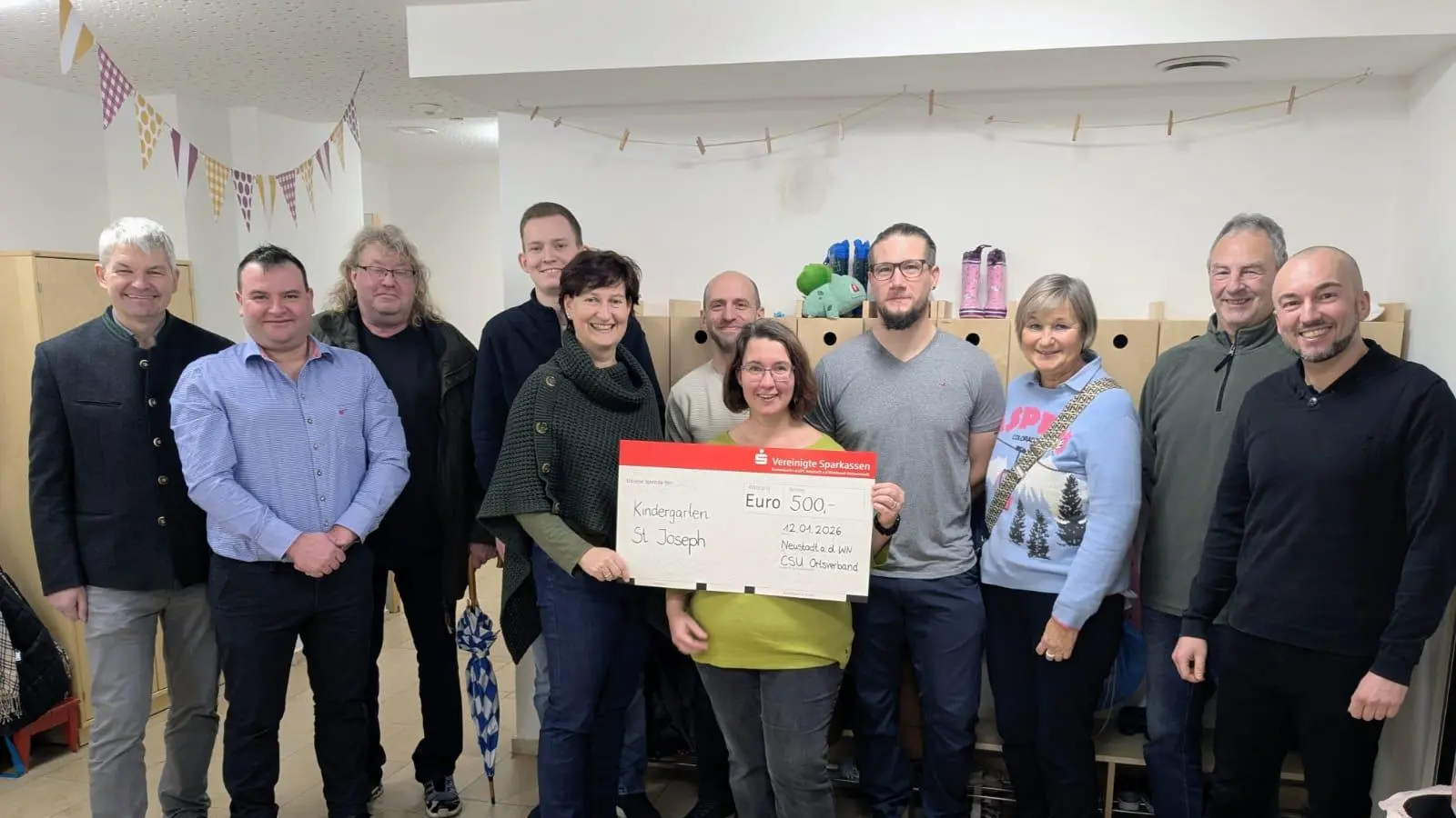 Spendenübergabe an Kitaleiterin Kerstin Gmehling. (Bild: Walter Rustler)