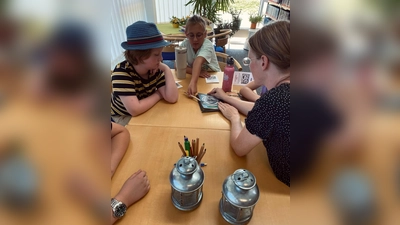 Kinderferienclub zu Gast in der Stadtbibliothek Neustadt. (Bild: Marion Helgert)