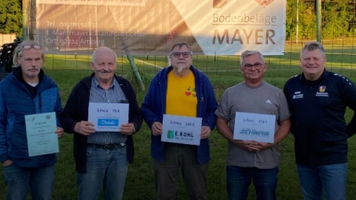 von links nach rechts Platz 2 (Bundestagsfahrt) Ries Stefan aus Wolfring Platz 4 (75€) Kreckl Hans aus Ettmannsdorf Platz 3 (125€) Bugera Peter aus Amberg Platz 1 (250€) Schmidt Alois aus Amberg 1.Vorstand Förderverein Singer Konrad (Bild: Konrad Singer)