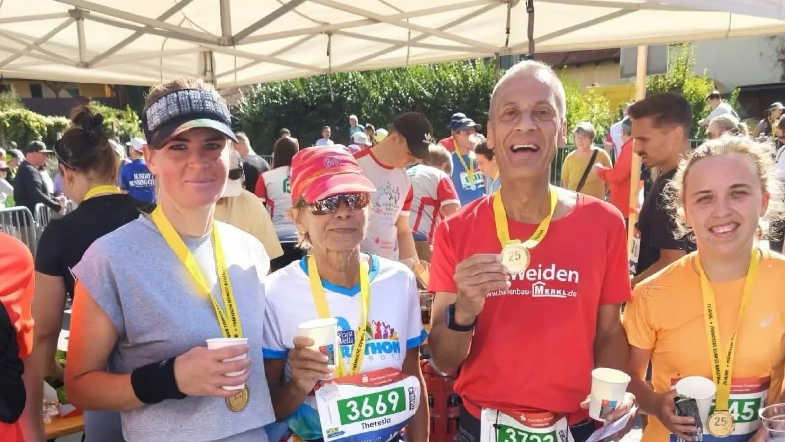 Im Ziel (Verpflegungsarea): Dominik Hutzler, Barbara Wittmann, Theresia Meier, Georg Koller, Anita Häusler, Peter Fischer (v. l. n. r.) (Bild: Ludwig Kreutzer)