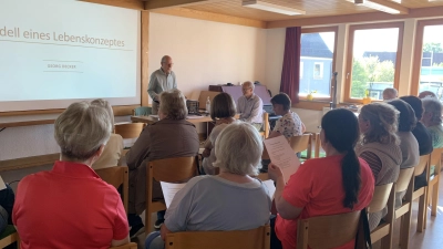 Rund 20 Besucher*innen erlebten einen Abend voller Inspiration, Lebenserfahrung und persönlicher Impulse.  (Bild: Sarah Gallitzendörfer)