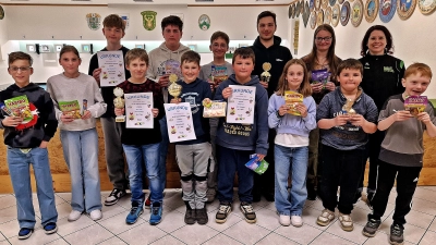 Siegerehrung des Osterschießens für die Kinder und Jugendlichen beim Schützenverein Hubertus Schirmitz. (Bild: Reinhard Kreuzer)