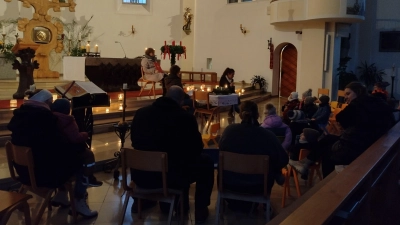 Einstimmung in das erste Adventswochenende mit einer Klanggeschichte. (Bild: Melanie Tafelmeyer)