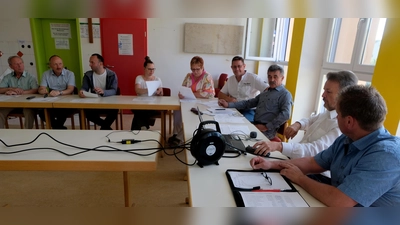 Nach vorne blicken die Verantwortlichen des Diakonievereins der evangelischen Kirchengemeinde St. Johannes Baptista. Das bedeutet auch Wiedereinzug der Kinder in das sanierte und erweitere Haus noch in diesem Jahr. (Bild: Fred Lehner)