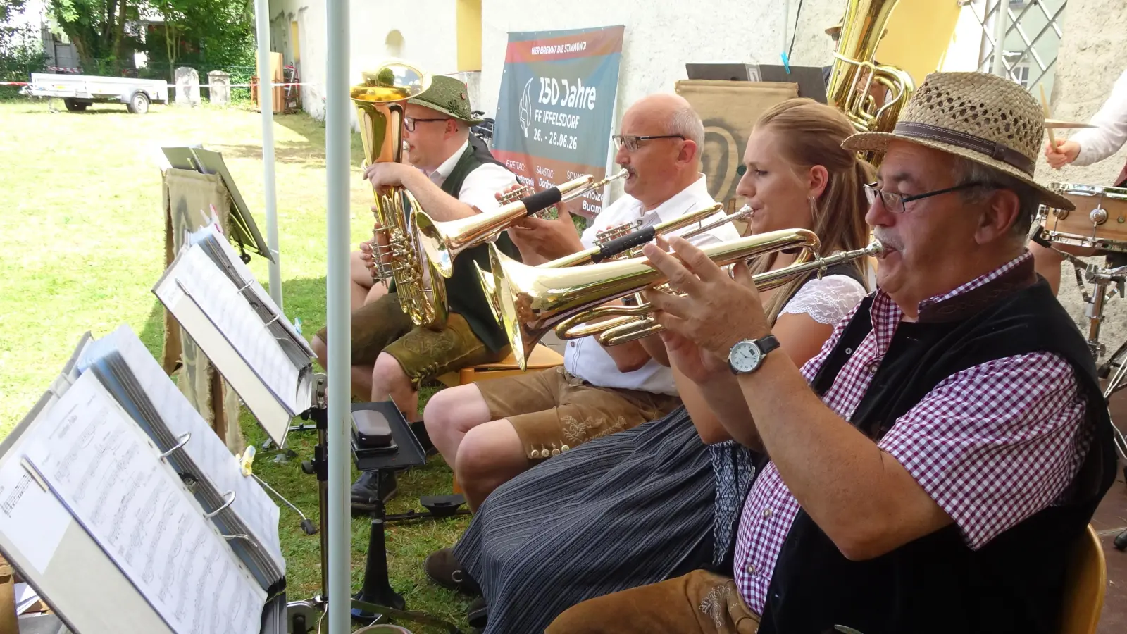 Die Kistlmusikanten gaben mit schwungvollen Klängen den Ton an (Bild: Alfred Hammer)