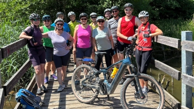 er Hitze trotzten die Radler des Skiclubs Pistenschwinger Gössenreuth bei ihrer diesejährigen Sommerradtour ins Auerbacher Land.  (Bild: Gerald Morgenstern)