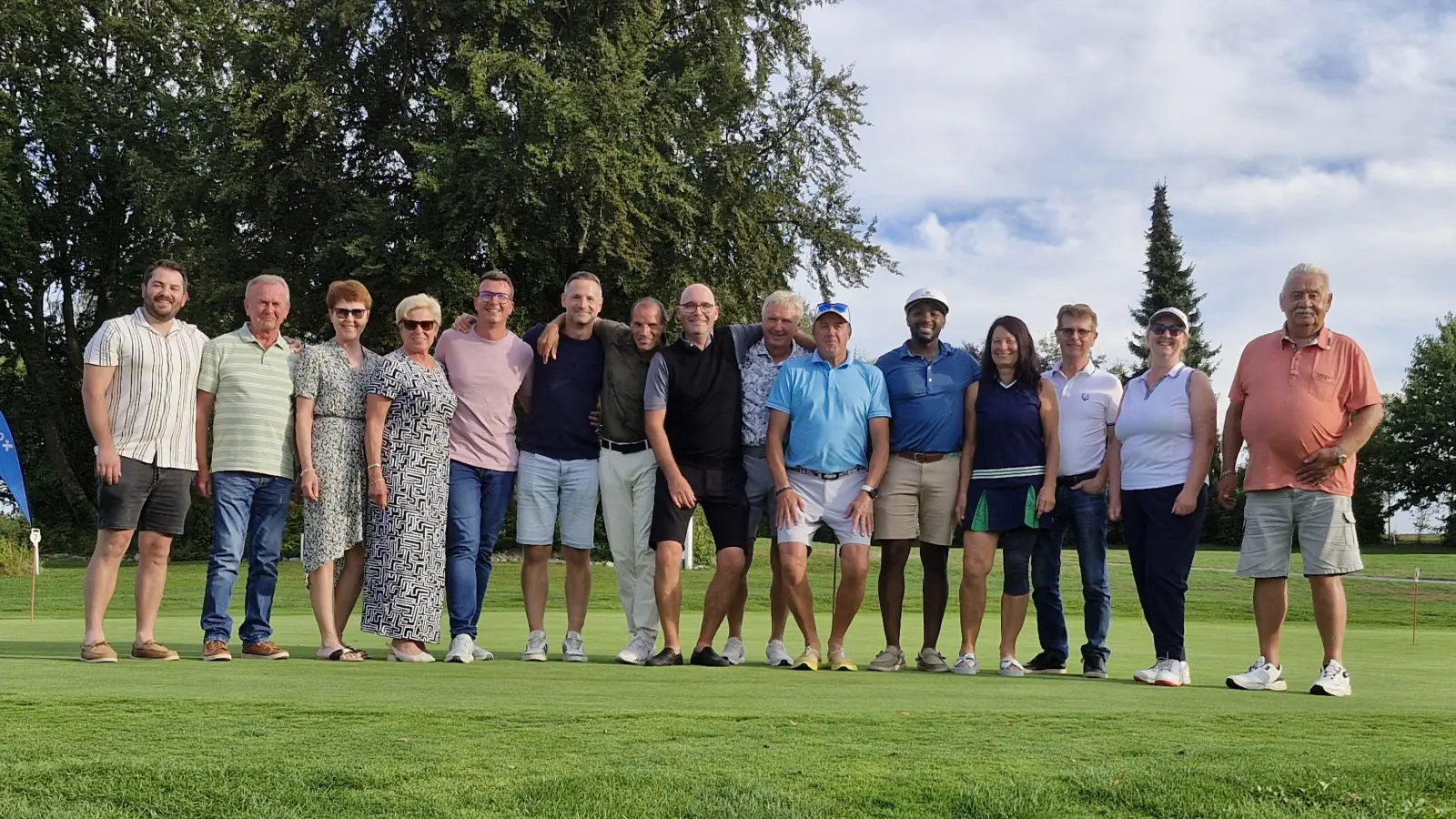 Die Sieger und Sponsoren des Turniers (Bild: Andrea Graf (golf@glcs.bayern))