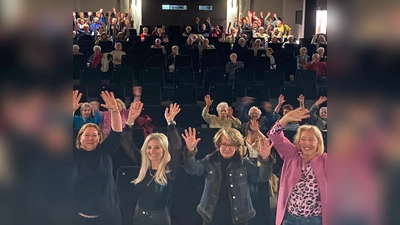 Kino Senioren Nachmittag mit dem Inner Wheel Club Weiden im Neue Welt Kino Weiden. (Bild: Petra Jüttner)