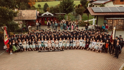 Feuerwehr Dürnsricht - Ehrenpatenbitten - Gruppenbild.  (Bild: Martin Kindl)