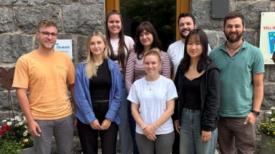 V.l.: Josef Scheidler, Anna Weisheit, Nadine Weickardt, Nicola Stöcker, Sara Lindner, Tobias Schmucker, Michele Li und Peter Wasel. (Bild: Tino Dubrowski)