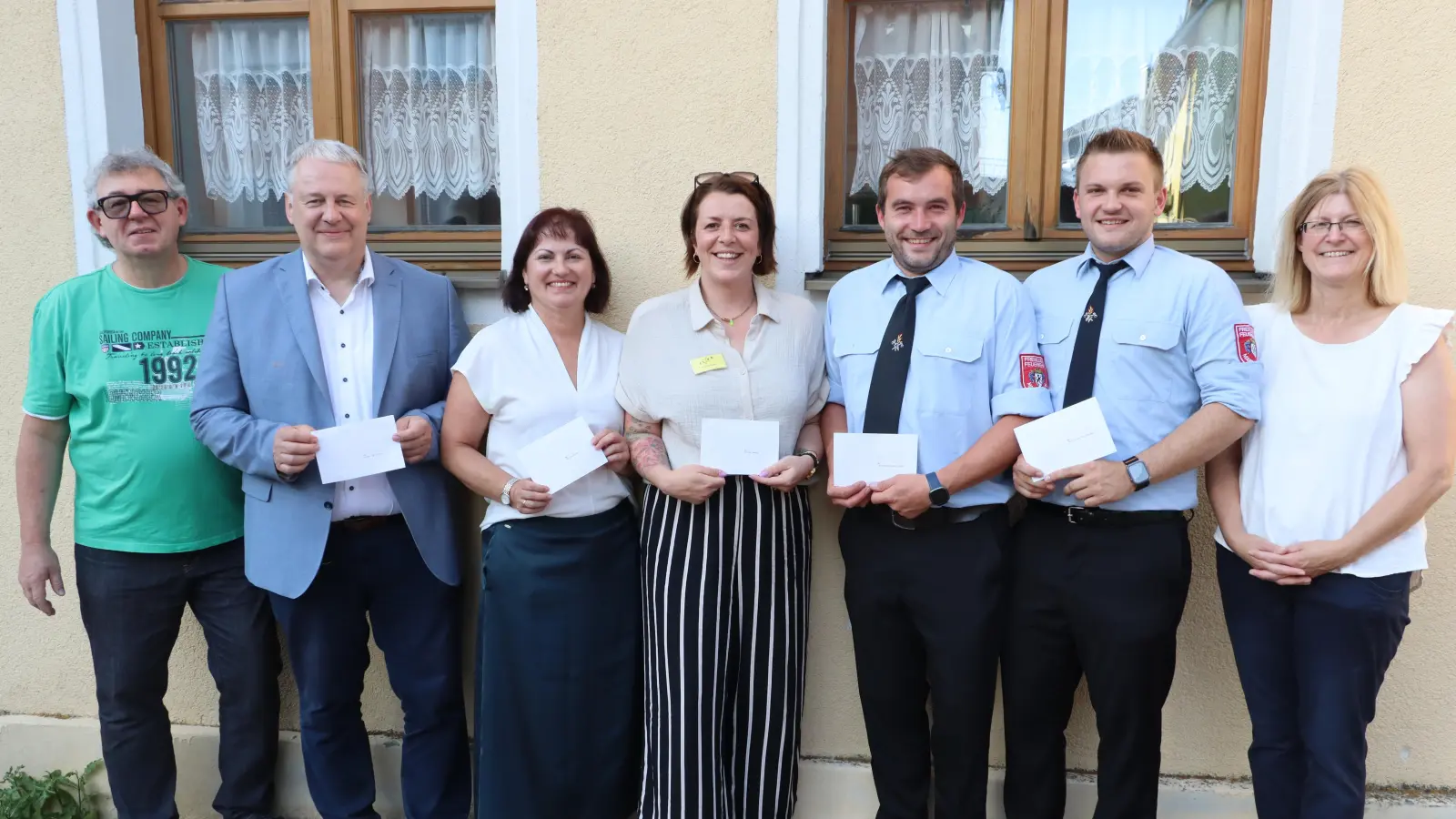 KAB-Sprecher Peter Pilz (v.l.), Landrat Richard Reisinger, Marion Hollweck, Susanne Strobel, Stefan Scharl, Elias Hollweck und KAB-Sprecherin Andrea Höfler (Bild: Michael Rabenhofer)
