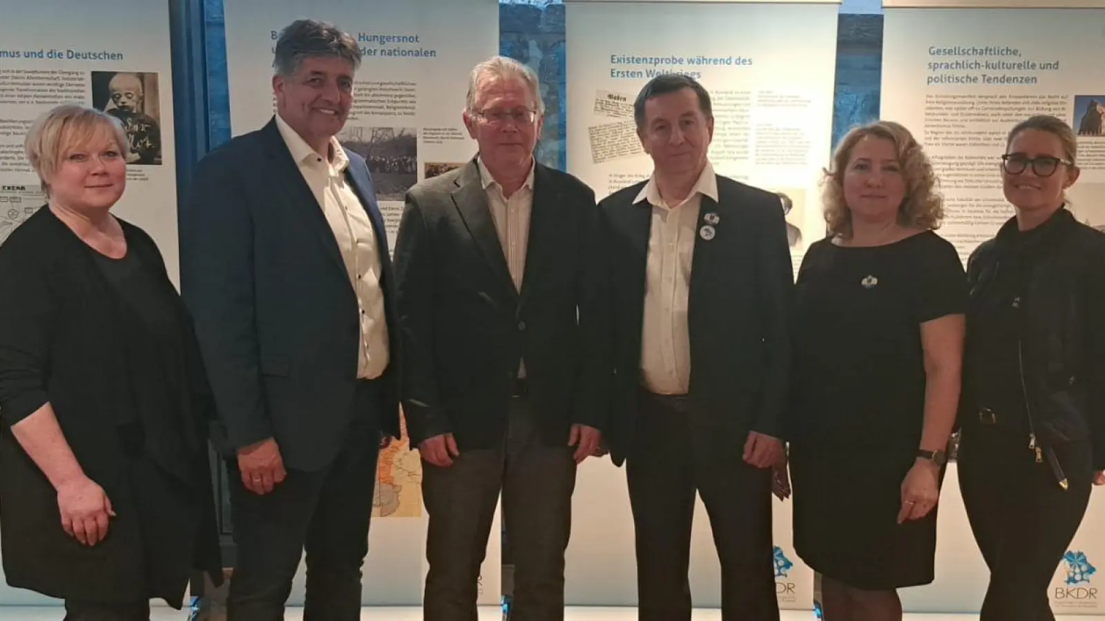 von links nach rechts: 1. Vorsitzende Angela Biersack, Bürgermeister Edgar Knobloch, Dr. Viktor Krieger, Waldemar Hock, Maria Becker, 2. Vorsitzende Sabrina Schuller-Krausch (Bild: Christine Buchfelder)