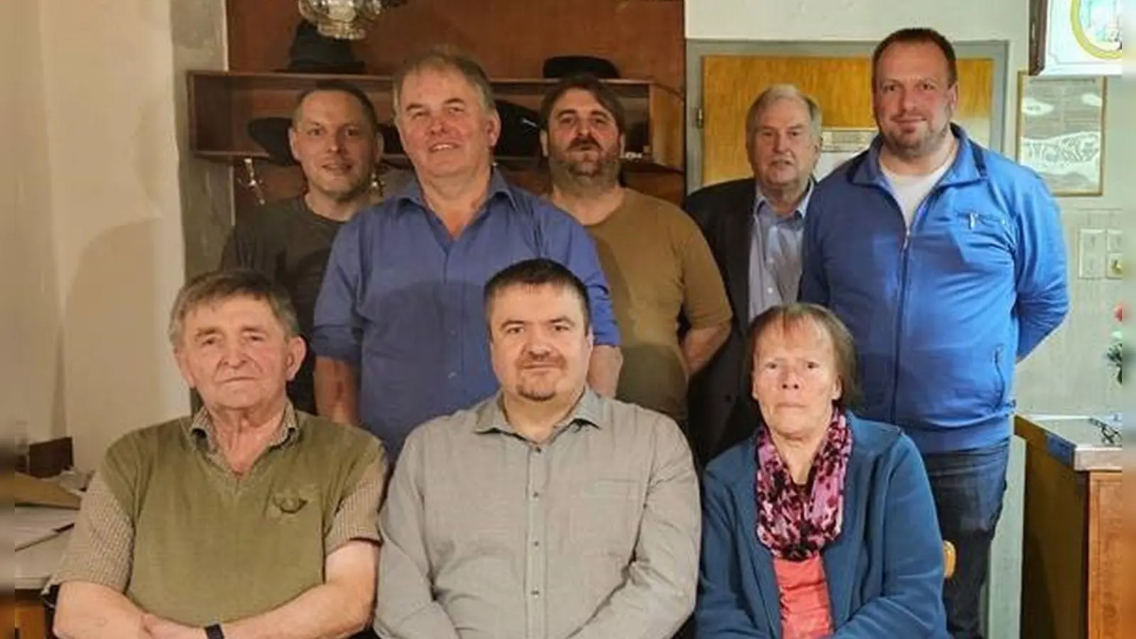 Sitzend von links: Josef Bertelshofer (Jagdvorsteher), Harald Tretter (stv. Jagdvorsteher), Inge Steinbruckner. Stehend von links: Richard Braun, Hermann Melzner, Andreas Bertelshofer, 2. Bgm. Albert Sollfrank u. Thomas Wörl. (Bild: Werner Schmid)