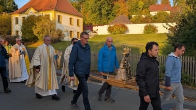Altöttinger Gnadenbild zu Gast in Paulsdorf Sternwallfahrt der Pfarreiengemeinschaft. (Bild: Christine Schwarz)