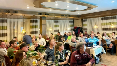 Besucher der CSU Wahlveranstaltung im Hotel „Königsteiner Hof” (Bild: Klaus Hafner)