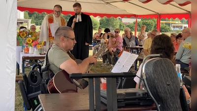 Aperol-Gottesdienst in Rosenberg. (Bild: Jürgen Hofmann)