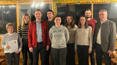 Im Bild (v.r.n.l.): Franz Stahl, Lukas Wiesend, Tanja Üblacker, Stefanie Süß, Aliaksandra Tkachuk, Simon Bauer, Nico Wiesend, Johanna Bauer und Rosmarie Reiter (Bild: Marsella Tkachuk)