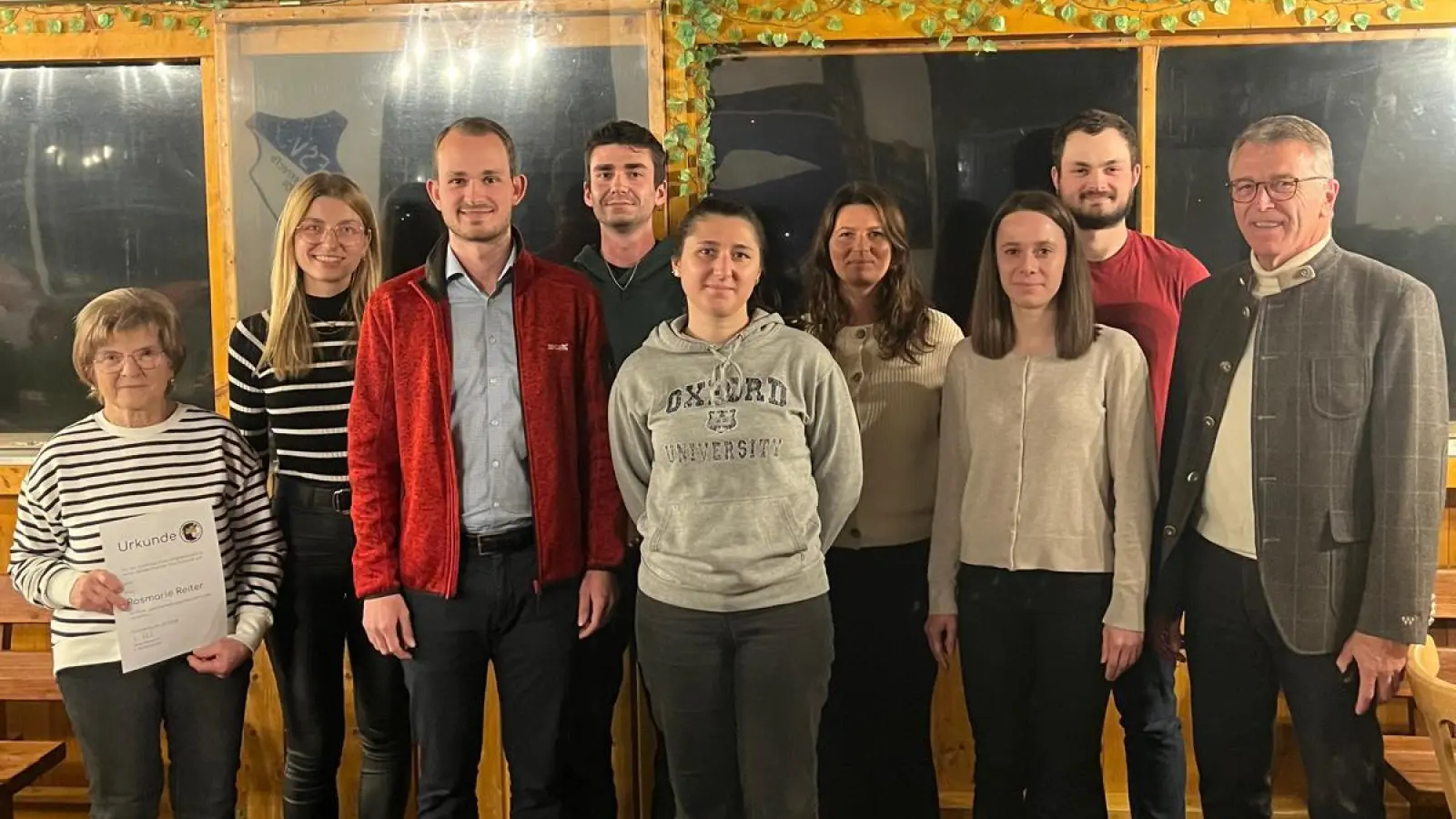 Im Bild (v.r.n.l.): Franz Stahl, Lukas Wiesend, Tanja Üblacker, Stefanie Süß, Aliaksandra Tkachuk, Simon Bauer, Nico Wiesend, Johanna Bauer und Rosmarie Reiter (Bild: Marsella Tkachuk)