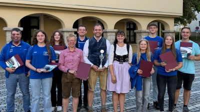Die Thumsenreuther Schützen bei der Sportehrung im Landratsamt Tirschenreuth. (Bild: Andreas Heinz)