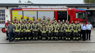 Die erfolgreichen Teilnehmer bei der Leistungsprüfung Technische Hilfeleistung. (Bild: Paul Greifzu)