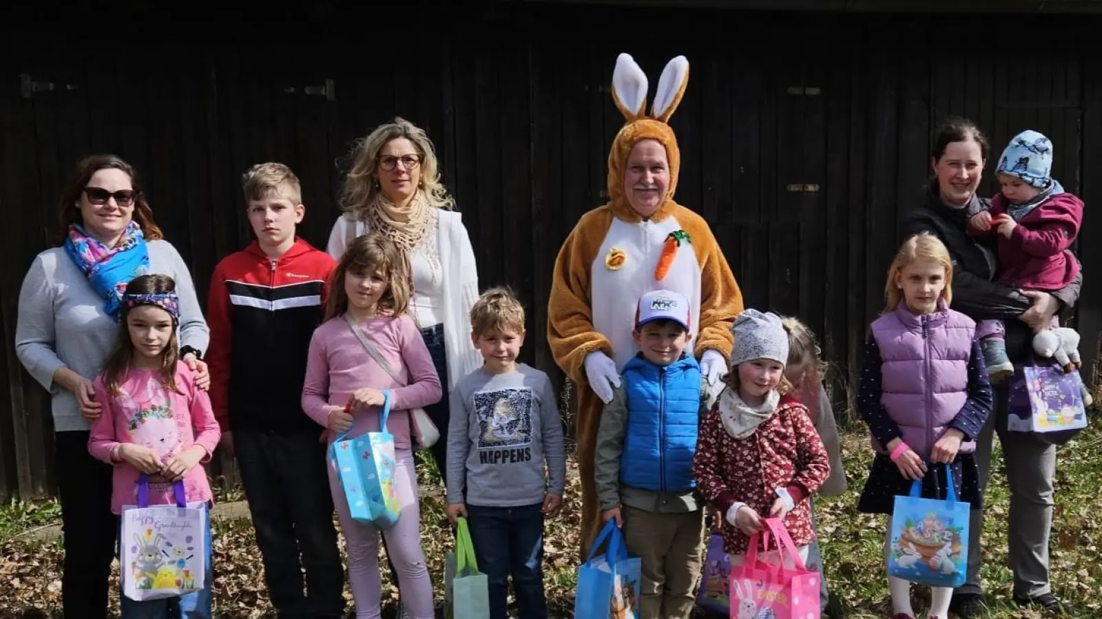 Die erfolgreichen kleinen Osternestsucher. (Bild: Manuel Neidel)