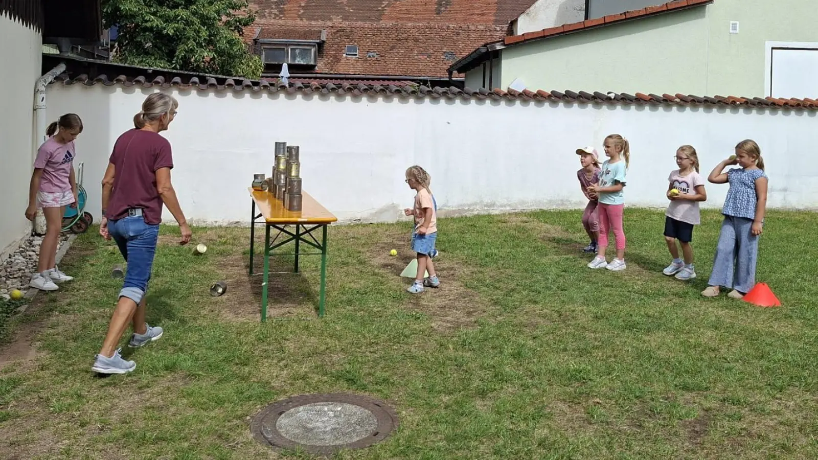 Bei der Veranstaltung „Spiel und Spaß im Pfarrhof” hatten 23 Ferienkinder einen tollen Nachmittag erlebt. (Bild: Marion Hollweck)