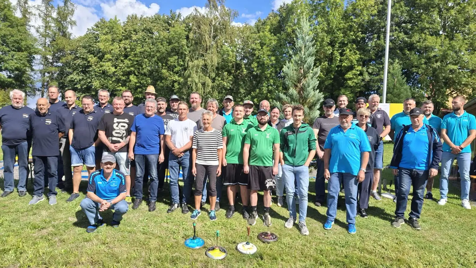 Zum Sommerstocken versammelten sich um den Wintersportverein insgesamt acht Teams mit jeweils vier Stocker. (Bild: Katja Oertel)