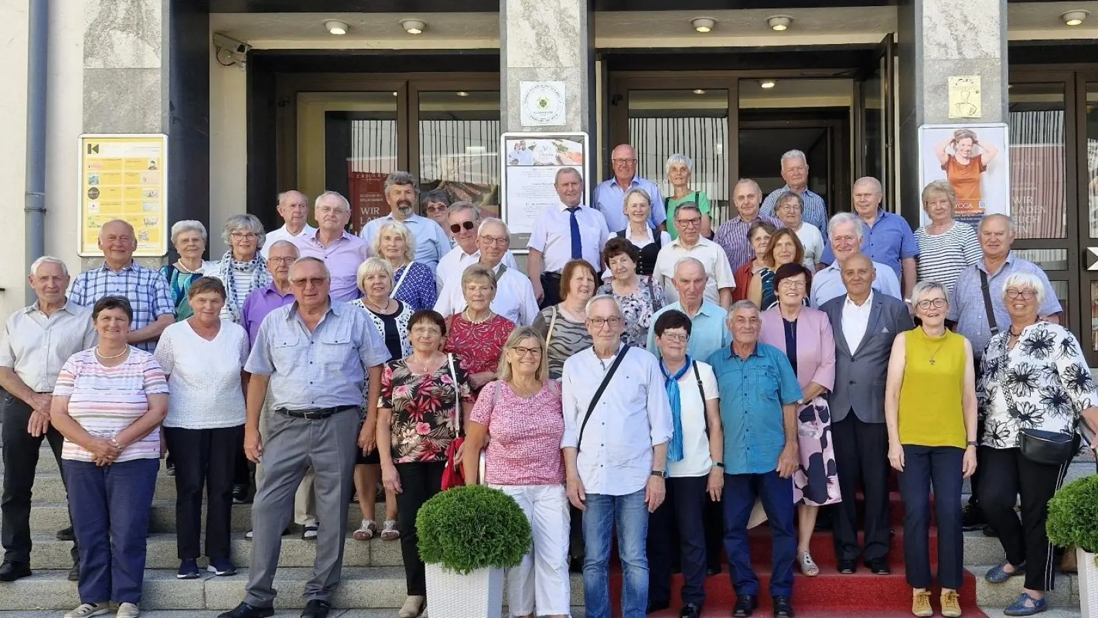 Tag der Ehejubilare in Regensburg: 24 Paare aus dem Dekanat Tirschenreuth-Wunsiedel feiern mit Bischof Dr. Rudolf Voderholzer. (Bild: Sabine Schiml)