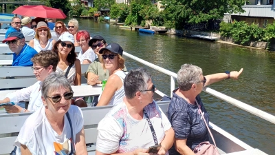 Schifffahrt in Bamberg auf der Regnitz vorbei an „Klein-Venedig” (Bild: Gerda Donhauser)