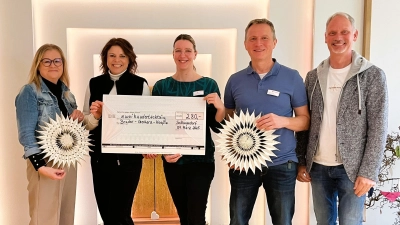  Bianca Reinhold (Tourismusbüro Bodenwöhr), Melitta Windl (Tourismusbüro Bodenwöhr), Katharina Salbeck ( Leitung Bruder-Gerhard-Hospiz), Manfred Seitz (Pflegedienstleitung), Georg Hofmann (1. Bürgermeister von Bodenwöhr)-von links. <br><br> (Bild: Bianca Gebert)