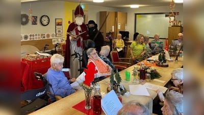Nikolausbesuch im Seniorenzentrum Haus Frohnwiesen (Bild: Marita Haberkorn)