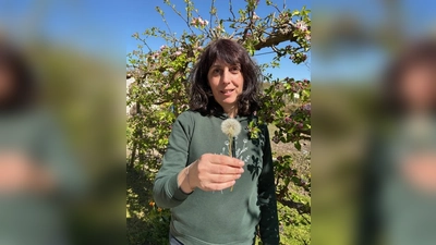 Sandra Scherbl im Kloster- und Naturerlebnisgarten (Bild: Andrea Wührl)