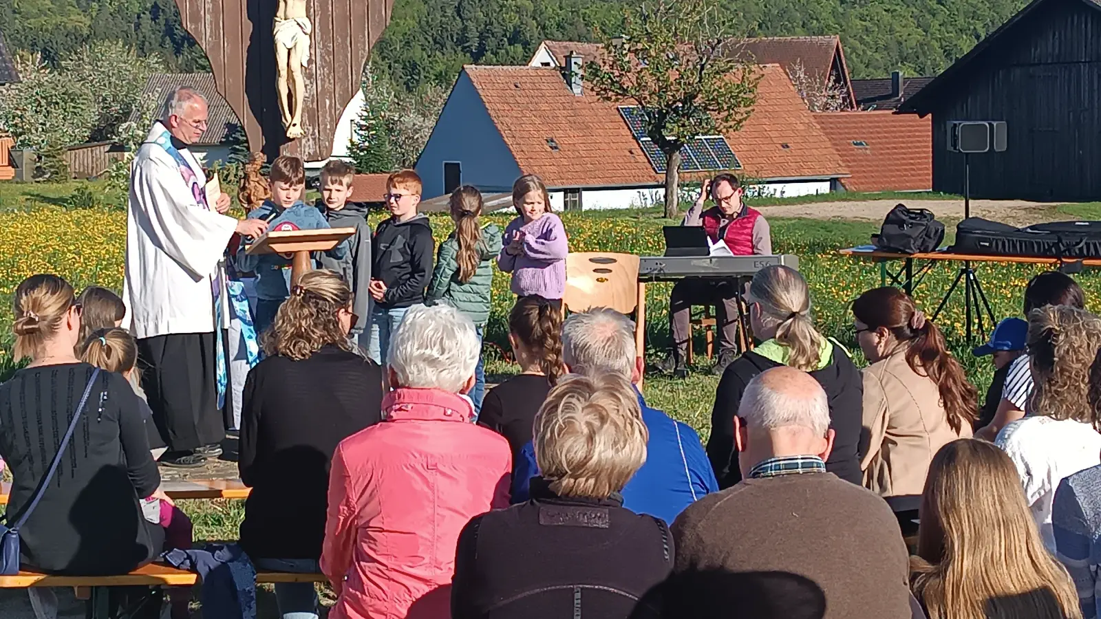 Feierliche Maiandacht in Heldmannsberg (Bild: Peter Ehrmann)