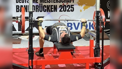 Marcus Helfensdörfer auf dem Weg zu Gold (3. Versuch, 132,5 Kilogramm) (Bild: Marcus Helfensdörfer)