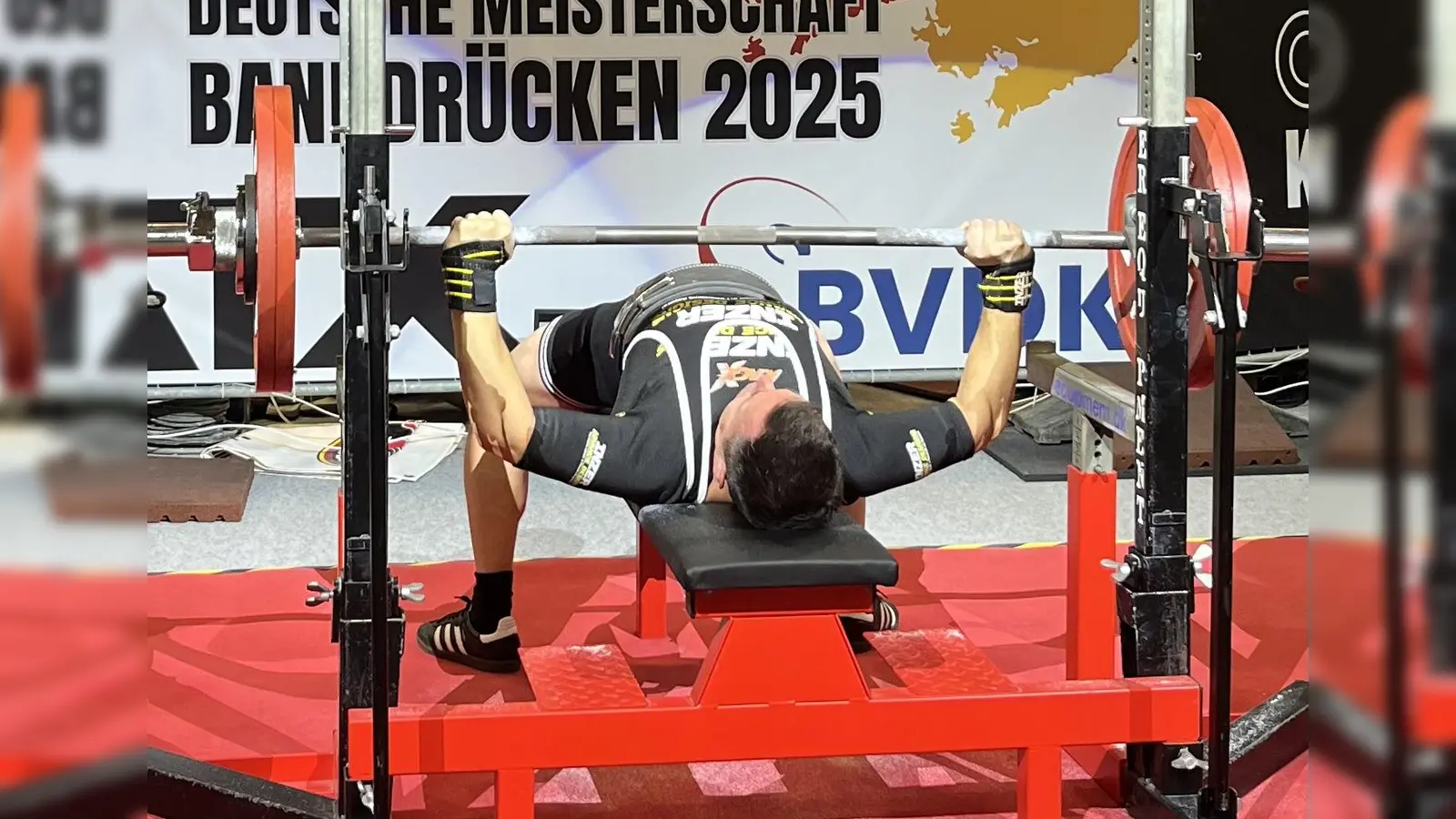 Marcus Helfensdörfer auf dem Weg zu Gold (3. Versuch, 132,5 Kilogramm) (Bild: Marcus Helfensdörfer)