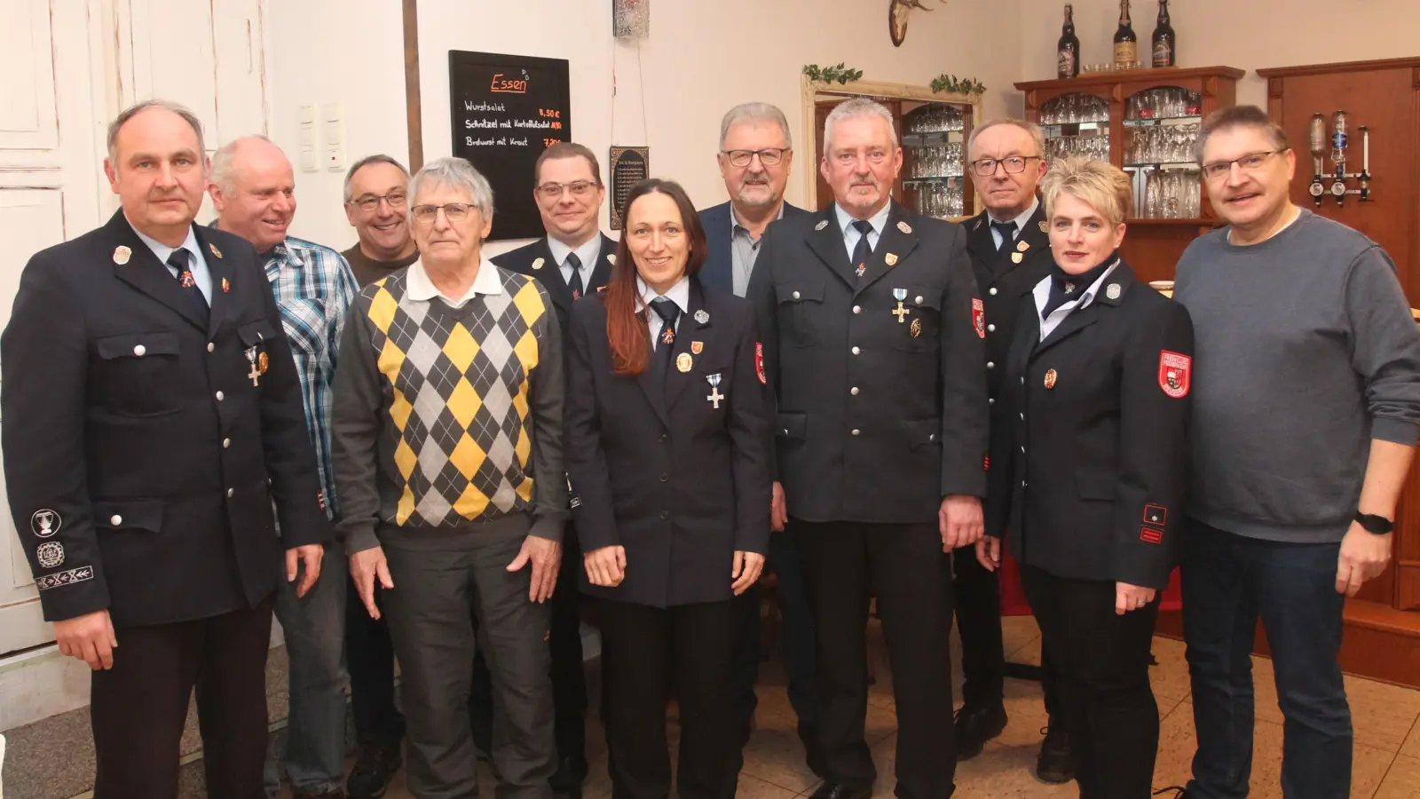Die geehrten Mitglieder mit 1. Bgm Wolfgang Bock , 1. Vorsitzenden Andreas Götz und 2. Vorsitzenden Kerstin Zetzl. (Bild: Andreas Götz)