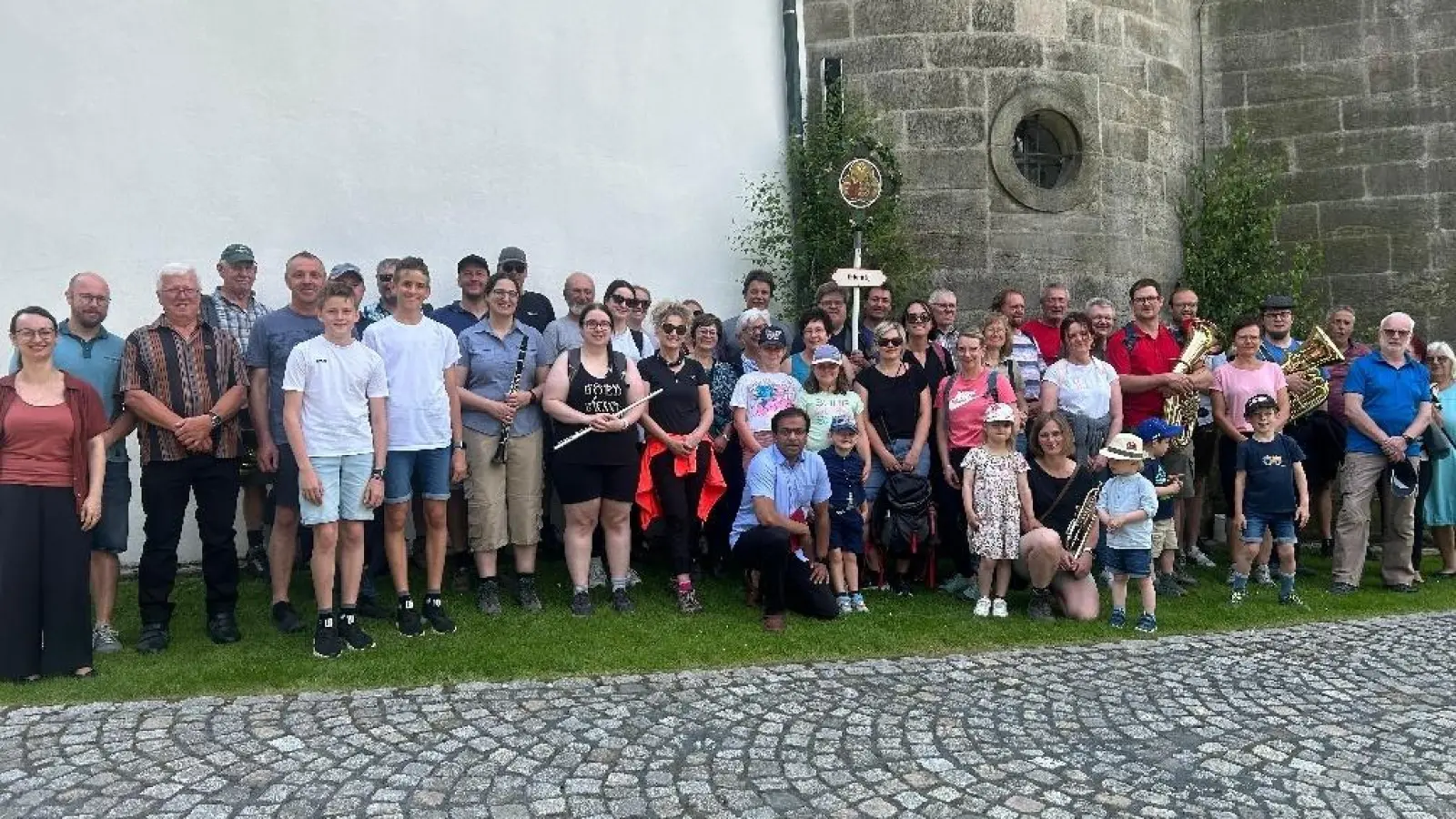 Zahlreiche Gläubige aus Ebnath pilgerten zum Armesberg. (Bild: Josef Söllner)