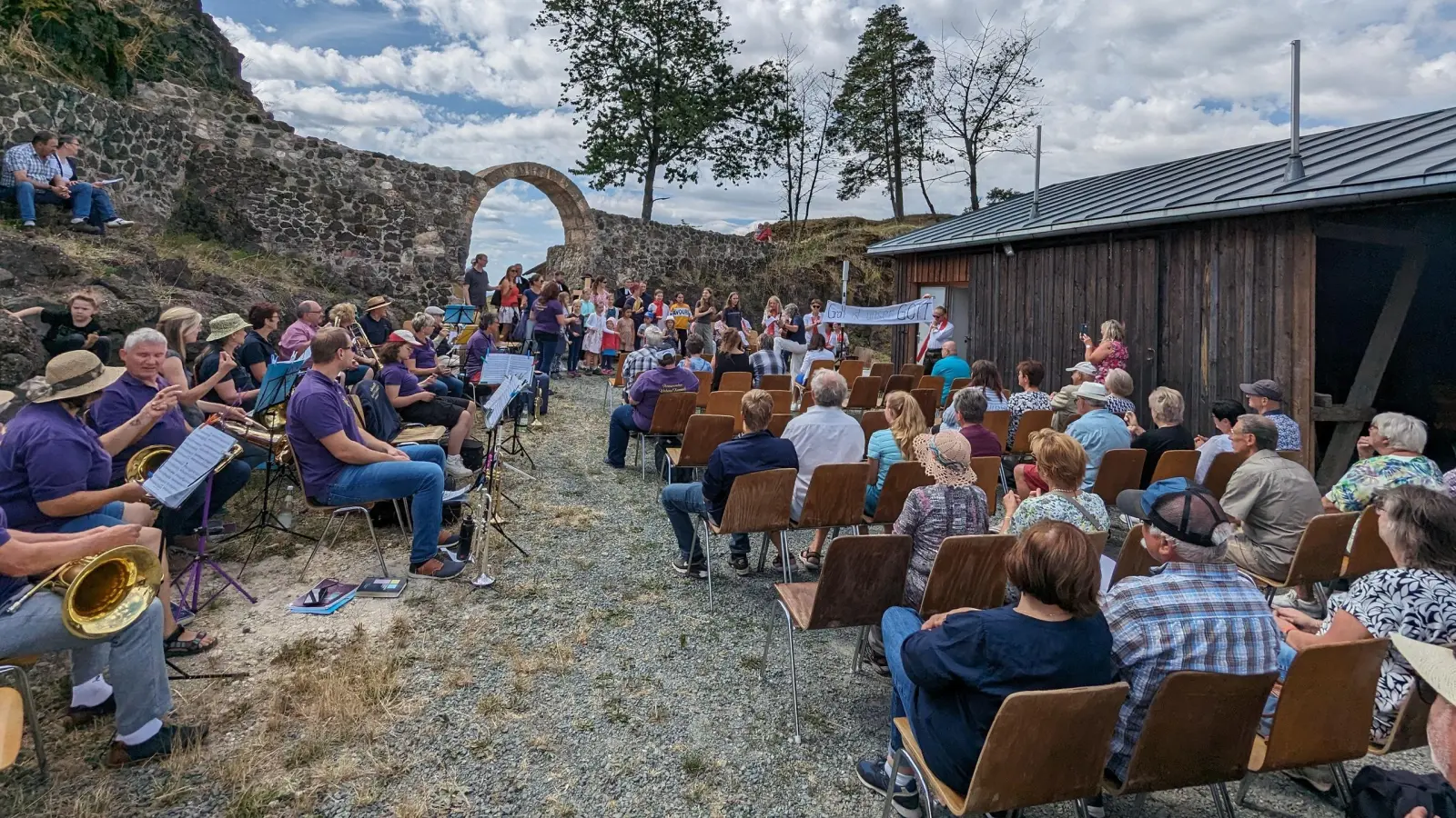 Berggottesdienst, Burgruine Waldeck (Bild: Margit Hübner)