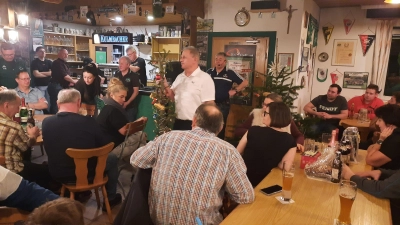 Mehrmals wurde die „Christbaumspitz” versteigert. (Bild: Gerhard Doerfler)