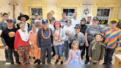 Viele lustige Masken beim Faschingsschießen. (Bild: Johann Bauer)