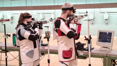 Ersatzschützin Marie Miedl zeigte bei ihren Bundesliga-Debüt gegen Marvin Ott eine gute Leistung, unterlag jedoch mit 385:393. (Bild: Wolfgang Raps)