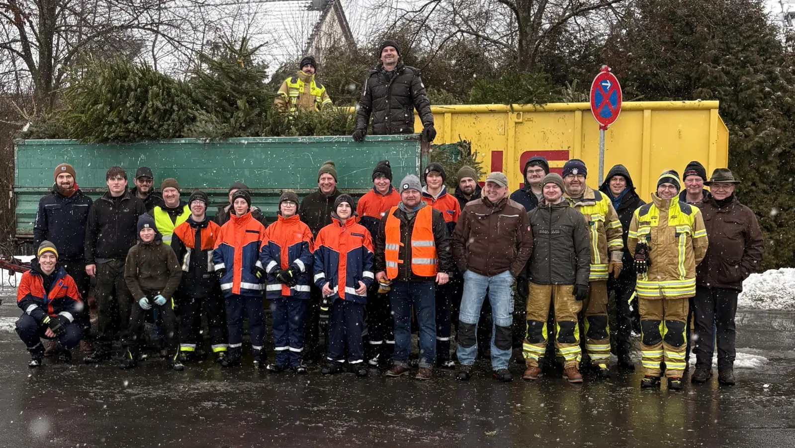 Christbaumsammelaktion am 10.1.2026 Altenstadt/Waldnaab. (Bild: Annett Kamm)