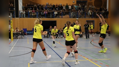 Die Hahnbacher Volleyballerinnen feierten am Wochenende in der Regionalliga einen ungefährdeten 3:0-Erfolg gegen die Gegner aus München. (Bild: Andreas Emmel)