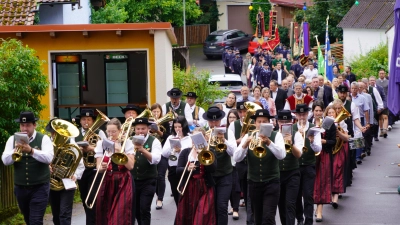 Lennesriether Jakobi Kirchzug 2024 (Bild: fvo)