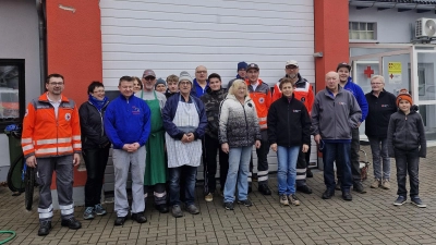 Ein großer Teil der Helferinnen und Helfer vom BRK Auerbach (Bild: Daniel Sertl)