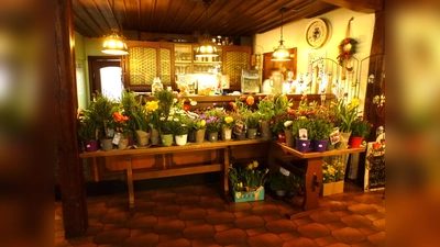 Gewinne der Tombola beim Blumendankabend 2025 (Bild: Verena Frauenknecht)