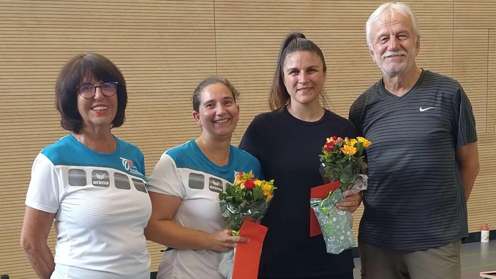Gisela Promm, AL Turnen, Martina Pirner und Marina Weitzer, Georg Peters, 1. TV-Vorsitzender (von links). (Bild: Gisela Promm)
