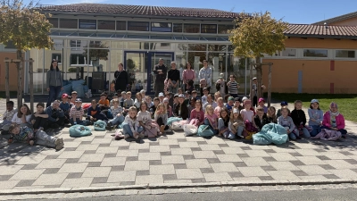 Gemeinsam gegen den Müll (Bild: Christine Losch)