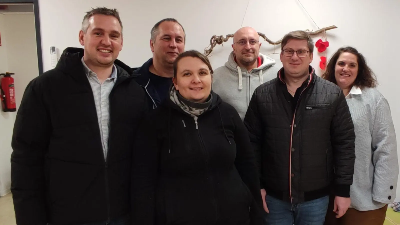 Mitglieder der SPD Ortsvereine mit Kinderhausleitung Frau Busch. (Bild: Rudi Schreyer)