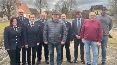 Von links: Daniela Pühl, Jürgen Gebhardt, Anna-Lena Rix, Jürgen Haider, Dieter Bayer, Ulli Preißinger, Wolfgang Haberberger, Horst Priebe, Patrick Stefan (Bild: Robert Dollhopf)